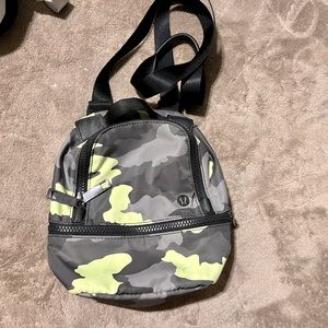 Lululemon CITY ADVENTURER BAG! Worn once. Great condition. Camo. MINICrossbody.